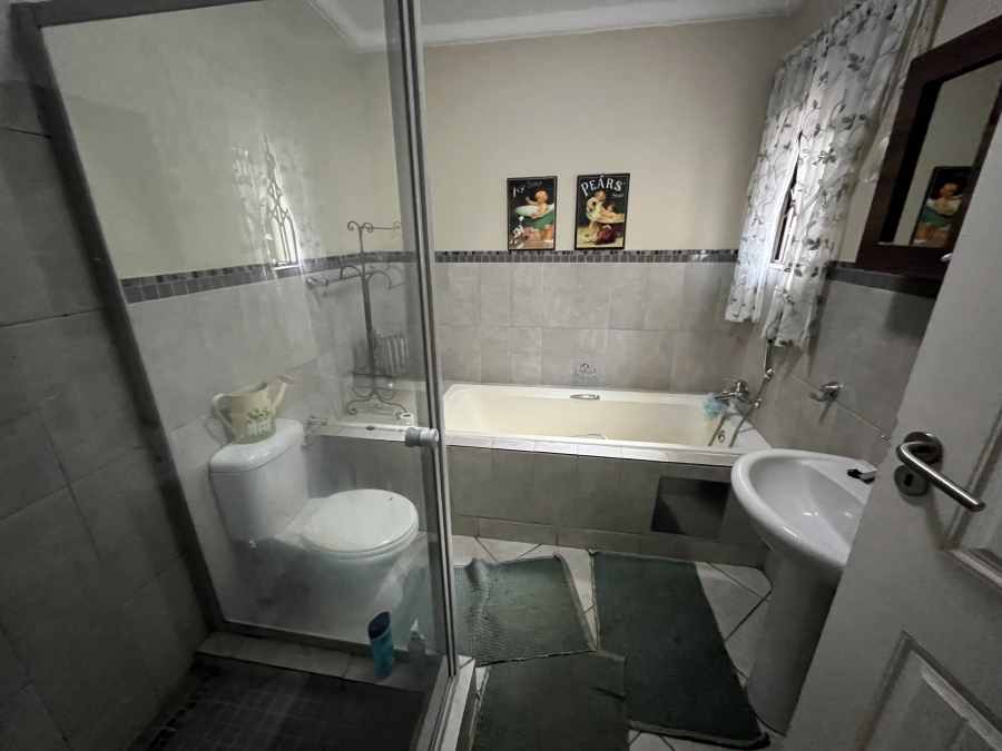 To Let 3 Bedroom Property for Rent in Waterval East North West